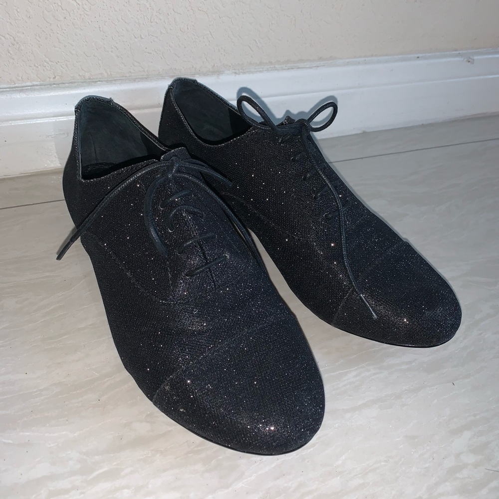 NWOT Gianni Bini Black Sparkle Flats